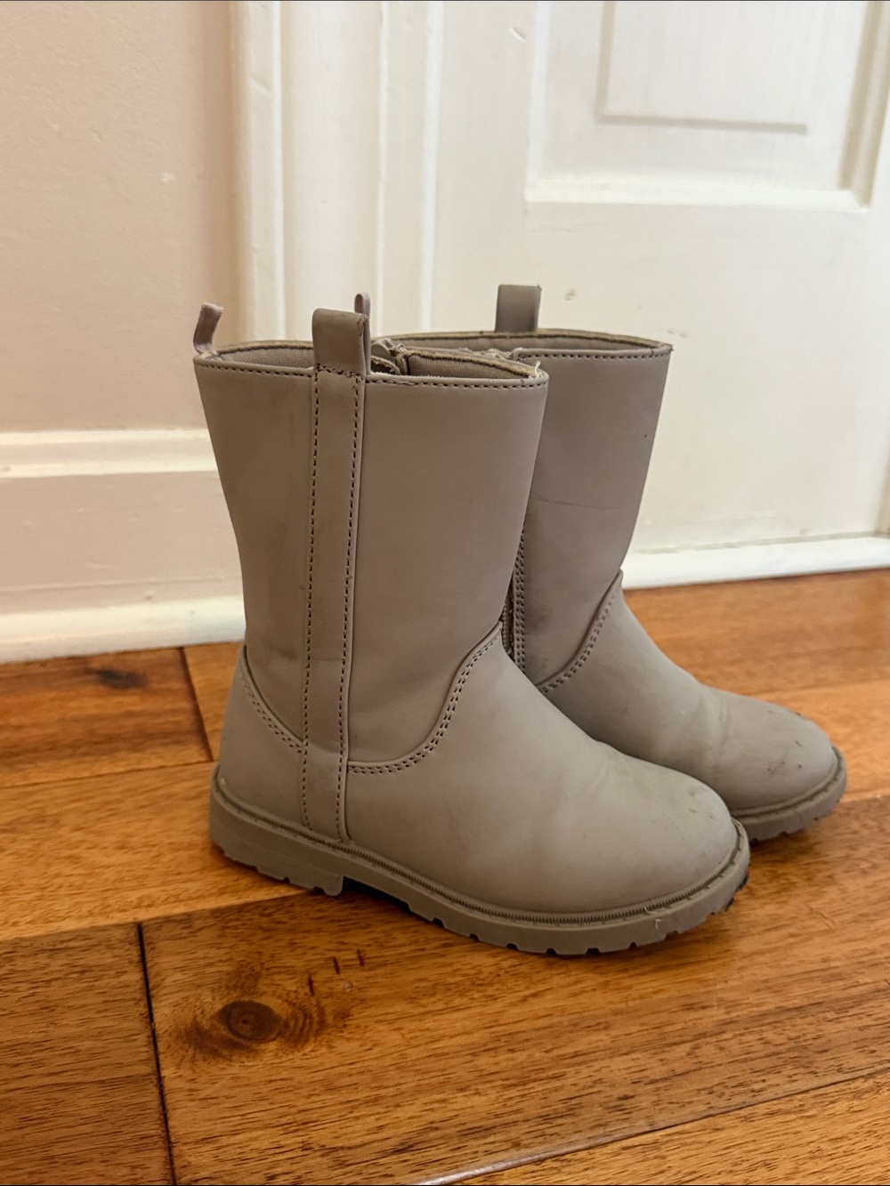 Old Navy Kids Light Beige Pull-On Boots